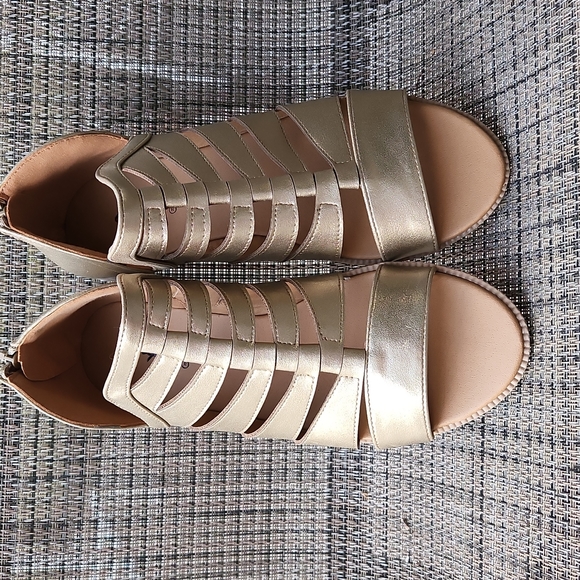 sandals with zipper size 6 New 😍 - Picture 3 of 4